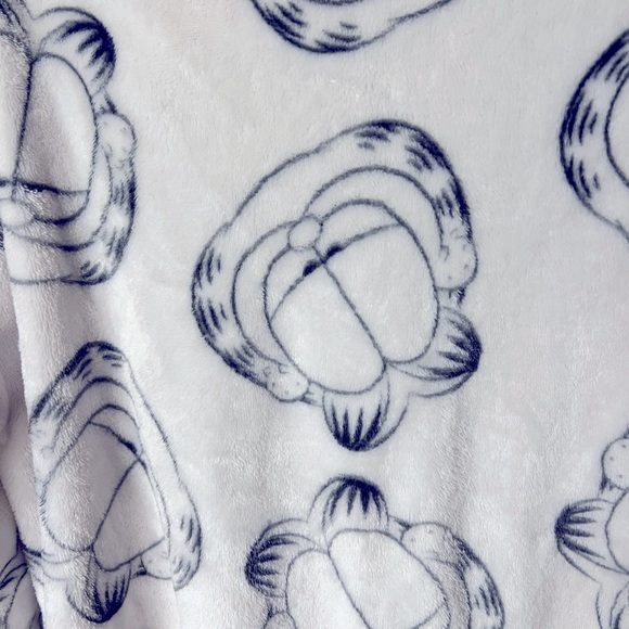 Women’s Super soft Garfield Sweatshirt size M - Picture 3 of 4